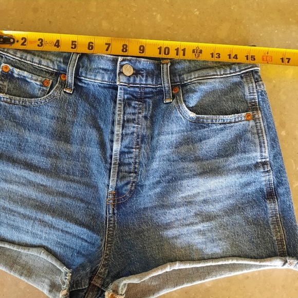 Gap Denim High-Rise Cheeky Short Women's size 10P Button Fly Cut-Offs Stretch - Picture 6 of 7